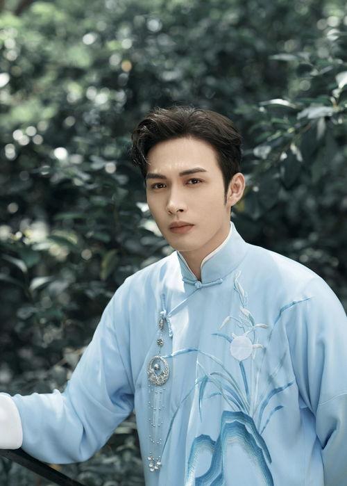 张彬彬最新娱乐爆料微博,娱乐圈新动向揭秘！